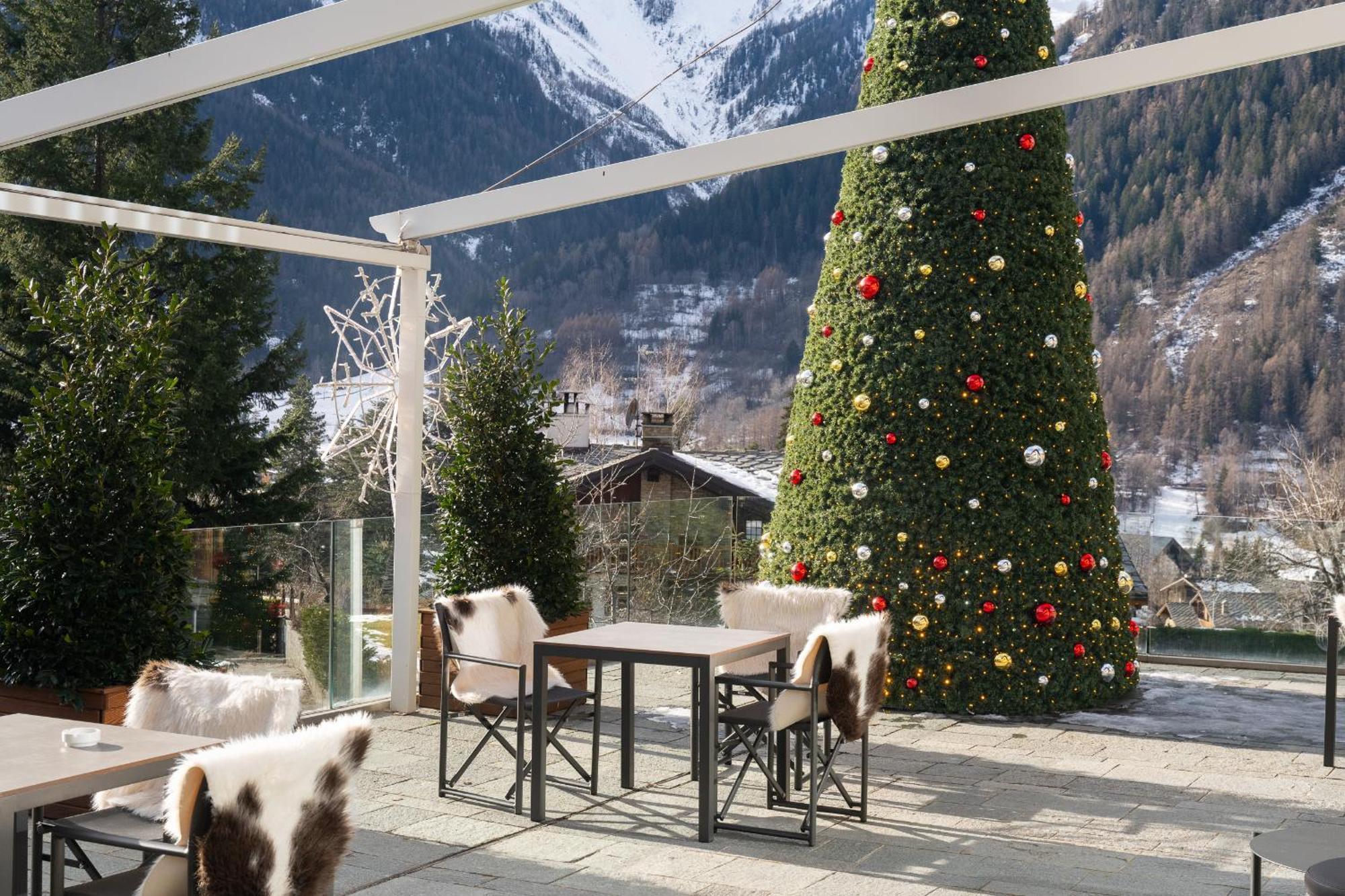 Grand Hotel Courmayeur Mont Blanc, By R Collection Hotels Exterior foto