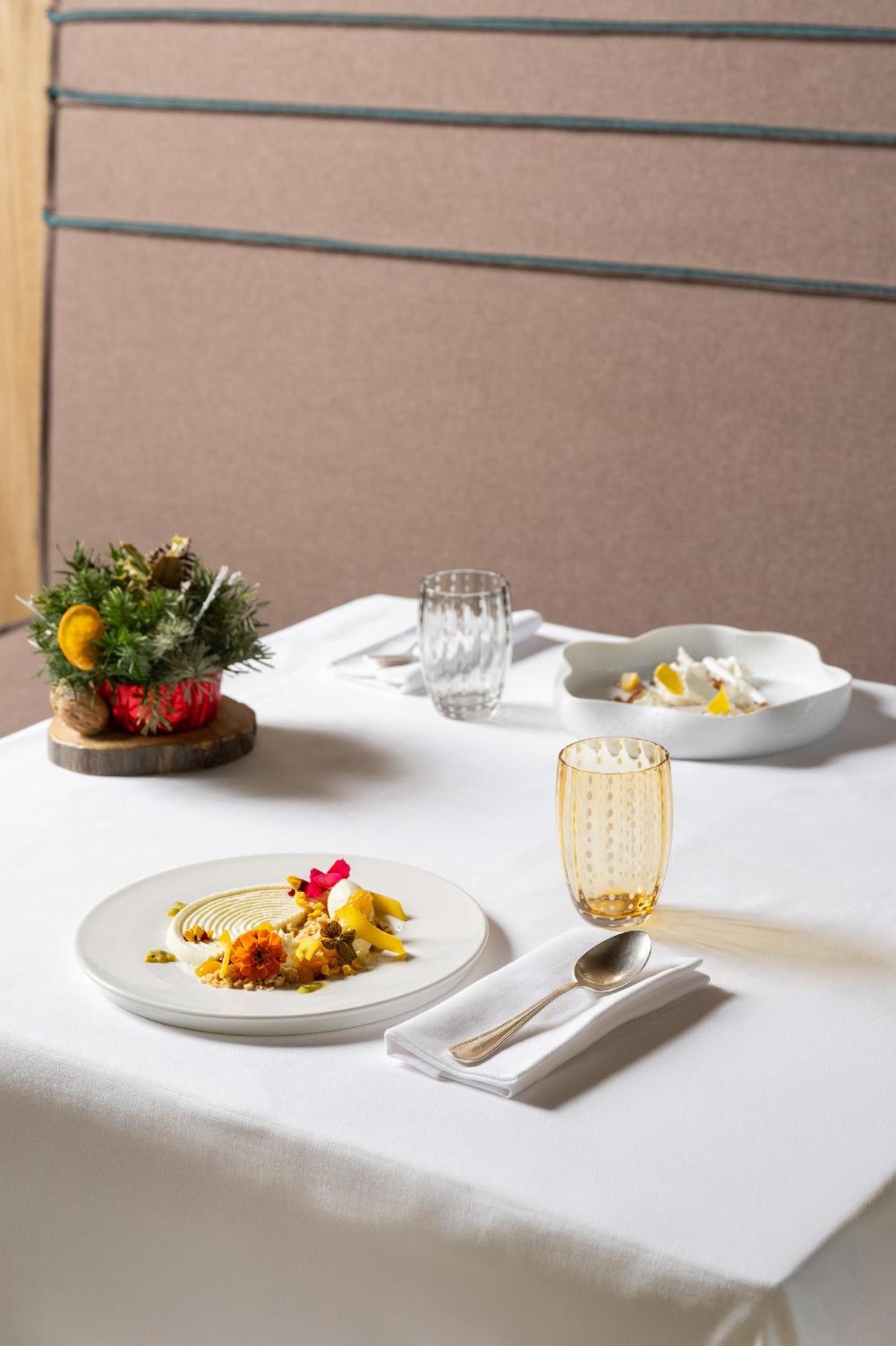 Grand Hotel Courmayeur Mont Blanc, By R Collection Hotels Exterior foto